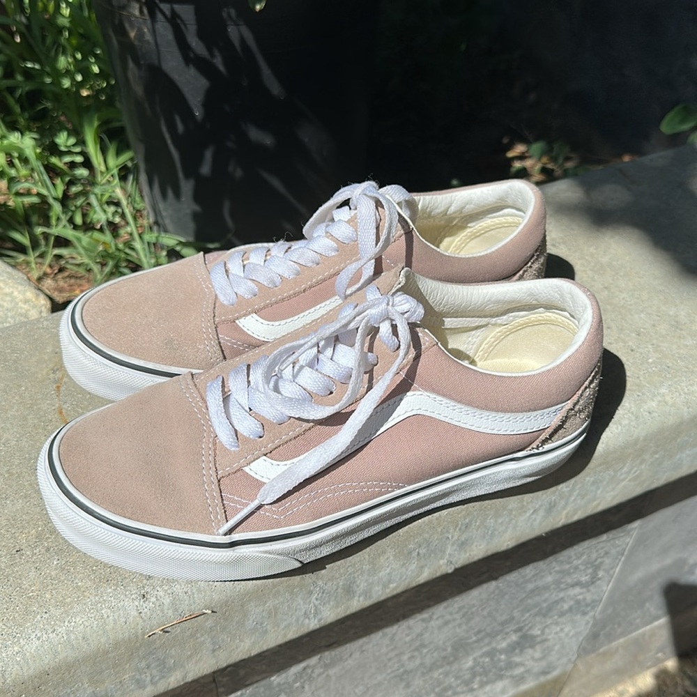 Vans Women’s Tan and White Sneakers size 8